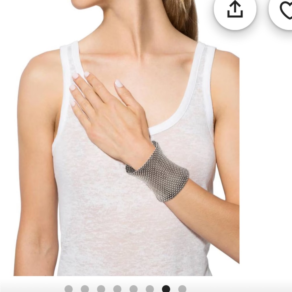 John Hardy Silver Mesh Bracelet, best on small wrist. Unbelievable beautiful 🔥🤩😻